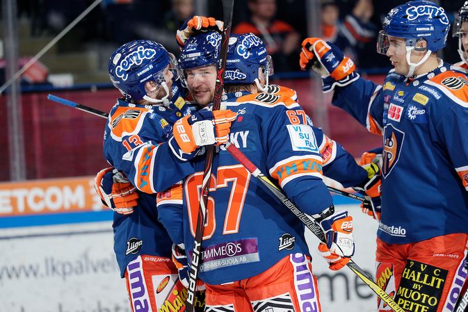 Tappara juhli jatkoaikavoittoa Vaasan Sportista. Kuva: Jukka Rautio / Europhoto