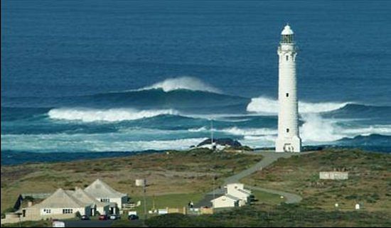 Le Cap Leeuwin est un promontoire rocheux situé dans la région du Sud-Ouest de l’Australie-Occidentale. Il s’agit du point le plus au sud-ouest de l’Australie continentale. Il marque la limite entre l’océan Indien et la mer de Tasman. Le Cap Leeuwin…