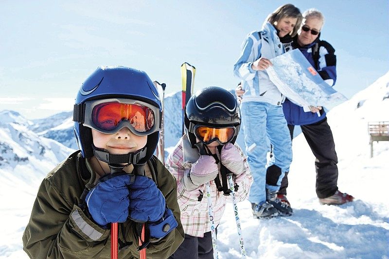 Une famille au ski
