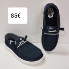 Kuva 10 HeyDude Wendy Strech Sox Navy Hinta 85€ koot 37,38,39,40,41,42  -tilava lesti, leveyttä ja myös varvaskorkeutta hyvin -ULTRAkevyt joustava ulkopohja -irroitettava, 5mm paksu vaimennettu pohjallinen, jossa päällinen kangasta -joustavaa tekstiiliä -helpot laittaa jalkaan ja menee rintavaankin jalkaan Lesti normaali, eli ota omaa kokoasi! Huom!! konepestävät 30 asteessa.  Pohjallisen pituus: 36= 24cm 37= 24,5cm 38=25,0cm 39=25,5cm 40=26,0cm 41=26,6cm 42=27,2cm