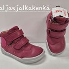 SUPERFIT paljasjalkakenkä Hinta 79€ Kokoja 20,21,22,23,24,25,26  -päällinen laadukasta nahkaa -vuori nahkaa+kangasta -vedenpitävä/hengittävä Gore-Tex -irroitettava pohjallinen Leveä lesti, pituudeltaan normaalikokoa.  Pohjallisen pituus: 20=13cm 21=13,7cm 22=14,4cm 23=15,1cm 24=15,8cm 25=16,4cm 26=17,0cm