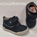 SUPERFIT paljasjalkakenkä Hinta 75€ Kokoja 21,22,23,24,25  -päällinen laadukasta nahkaa -vuori nahkaa+kangasta -vedenpitävä/hengittävä Sympa-Tex -irroitettava pohjallinen Leveä lesti, pituudeltaan normaalikokoa.  Pohjallisen pituus: 21=13,7cm 22=14,4cm 23=15,1cm 24=15,8cm 25=16,4cm