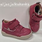 SUPERFIT paljasjalkakenkä Hinta 75€ Kokoja 21,22,23,24,25  -päällinen laadukasta nahkaa -vuori nahkaa+kangasta -vedenpitävä/hengittävä Sympa-Tex -irroitettava pohjallinen Leveä lesti, pituudeltaan normaalikokoa.  Pohjallisen pituus: 21=13,7cm 22=14,4cm 23=15,1cm 24=15,8cm 25=16,4cm