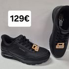 SKECHERS Slip-ins: UNO - Banksia Luxe Black Hinta 129€ kokoja 40,41,42,43,44,45,46  -Skechers Hands Free Slip-ins Pituudeltaan normaalikokoa. -joustonauhat -joustava ja pitävä ulkopohja -synteettinen duraleather-päällinen -Air-Cooled Memory Foam -pohjallinen -Skech-Air näkyvä airbag-välipohja -Eksklusiivinen Heel Pillow™ pitää jalan tukevasti paikoillaan -Skech-Air® näkyvä ilmatyynyvälipohja -No Tie Fit™ – nauhat eivät koskaan aukea