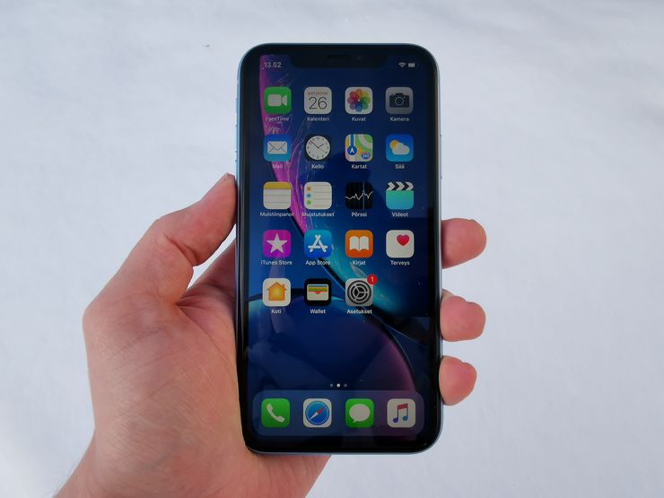 Peruskäytössä iPhone XR tuntuu aika lailla samalta kuin iPhone X, iPhone XS tai iPhone XS Max.