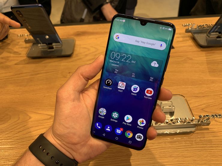ZTE Axon 10 Pro 5G on näillä näkymin ensimmäisenä Suomessa myyntiin ehtivä 5G-puhelin.