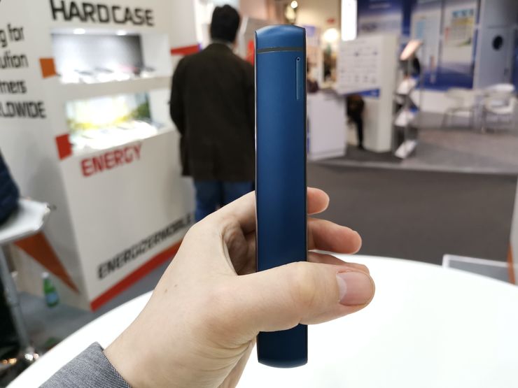 Enegizer Power Max P18K Pop on näin paksu.