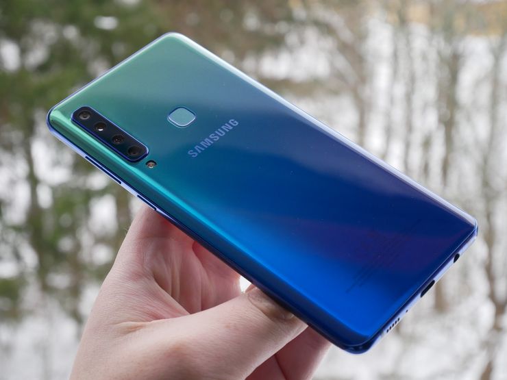 Galaxy A9 on varsin tyylikäs paketti.