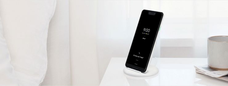 Pixel 3 XL Googlen Pixel Stand -lataustelineessä.