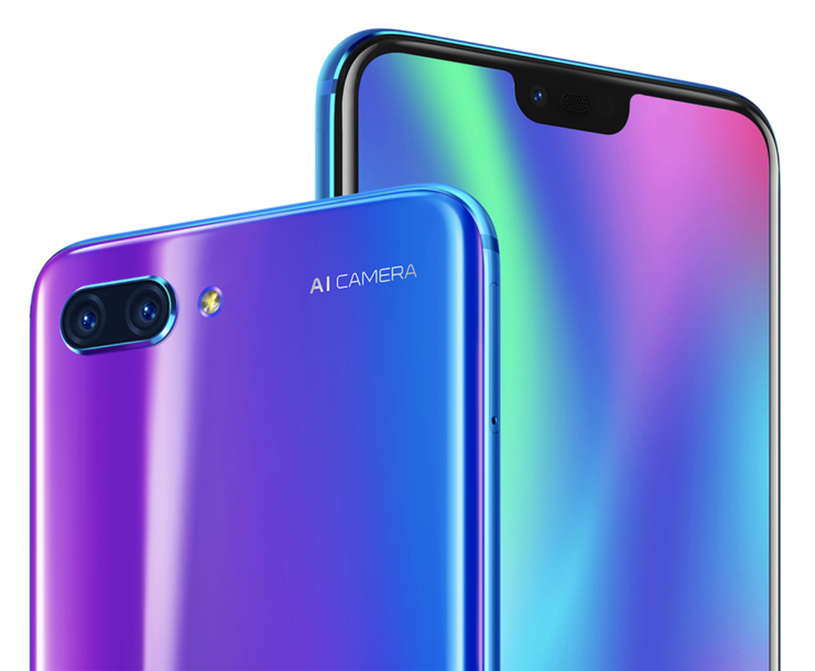 Honor 10:ssä on lovinäyttö, kaksoiskamera takana ja liukuväriviimeistely lasipinnassa.