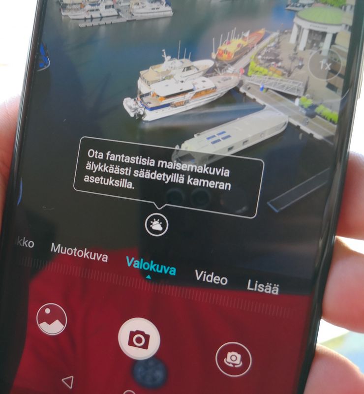 Honor 10 osaa edelleen tunnistaa kuvaustilanteet ja optimoi kuvausasetukset niiden mukaan.