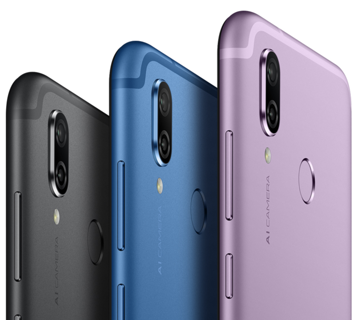 Honor Playn värivaihtoehdot mustan ohella Suomessa ovat sininen ja violetti.