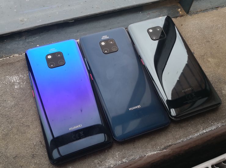 Mate 20 Pron kolme värivaihtoehtoa. Erityisesti musta on varsin kiiltävä.