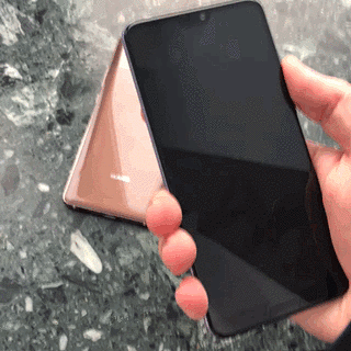 P20 ja P20 Pro sisältävät myös pikakuvauksen, jossa kahdella äänenvoimakkuuspainikkeen painalluksella kamera ottaa suoraan valmiustilasta kuvan – jopa vain 0,3 sekunnissa.