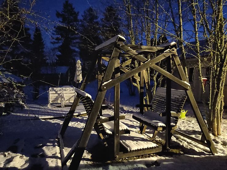 OnePlus 6T erillisellä Yö-kuvaustilalla.