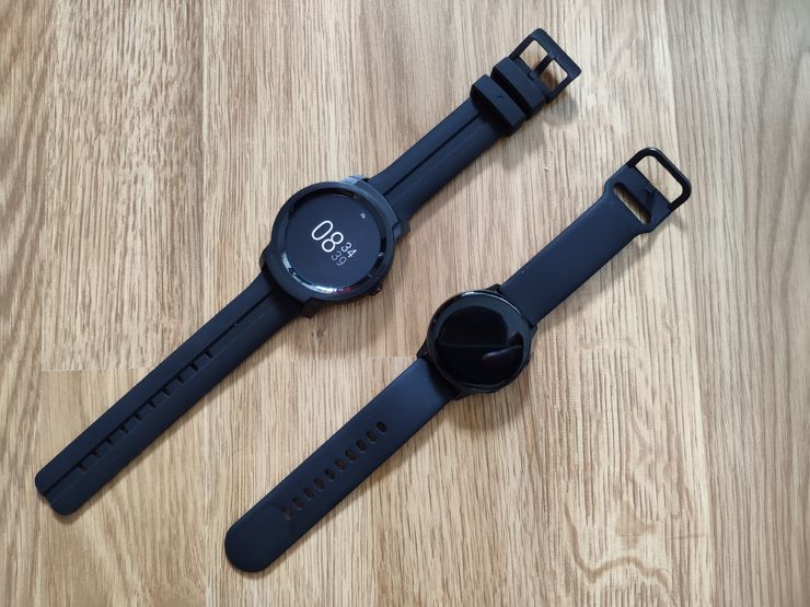 Vasemmalla TicWatch E2, oikealla Galaxy Active.