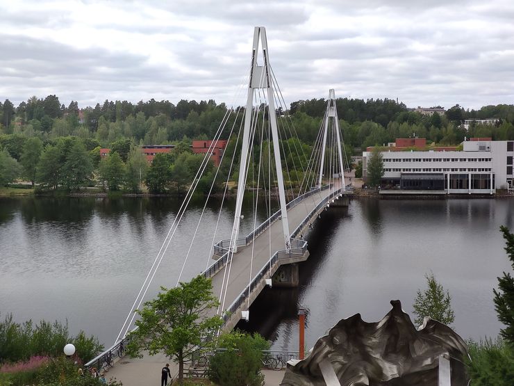 Telekamera ja kaksinkertainen optinen zoom.