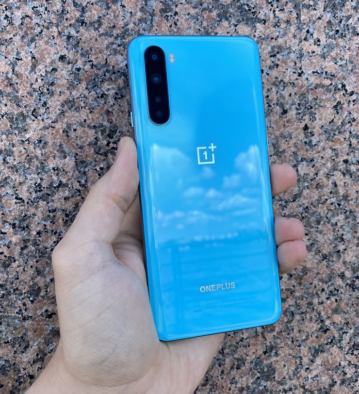 OnePlus Nord on kokonaisuutena onnistunut yhdistelmä ominaisuuksia hintaluokassaan.