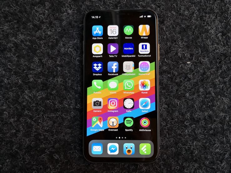 iPhone X:n 5,8 tuuman OLED-näyttö on aivan erinomainen.