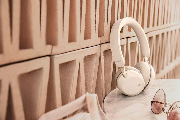 Jabra Elite 45h.