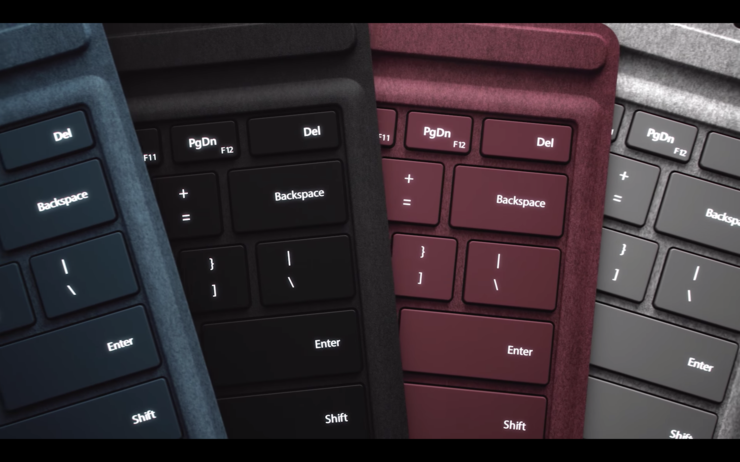 Näppäimistöä ympäröi edelleen alcantara-pinta myös Surface Pro 6:n näppäimistökuorissa.
