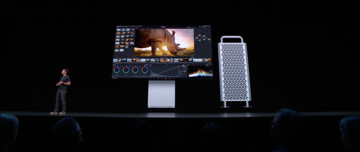 Mac Pro ja Pro Display XDR -näyttö.