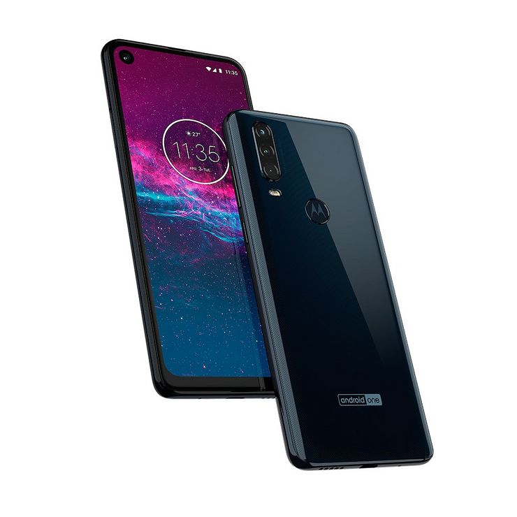 Motorola One Action on varustettu 21:9-kuvasuhteen näytöllä, reikänä näytöstä löytyvällä etukameralla sekä kolmella takakameralla.