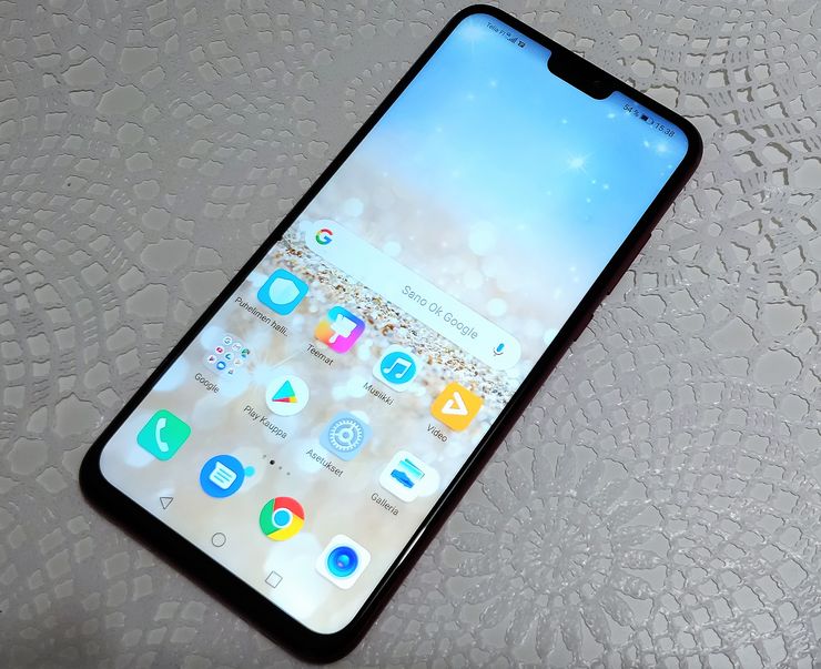 Honor 8X:n näyttö on hyvä, eikä suurempaa moitittavaa ole.