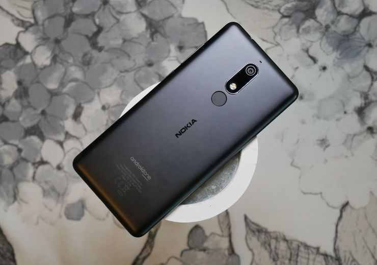 Näyttö ja alumiininen rakenne ovat Nokia 5.1:n parhaita puolia.