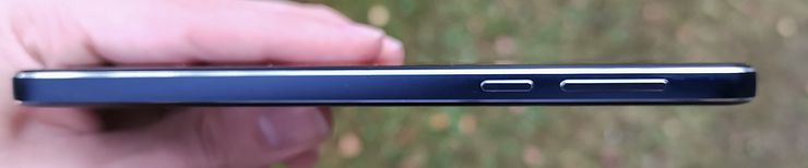 Nokia 7.1 on mukavasti muotoiltu.