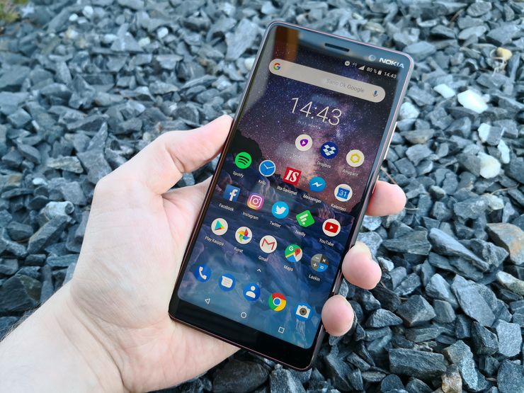 Nokia 7 Plussassa on 6 tuuman näyttö 18:9-kuvasuhteella. Näyttö on laadukas ja kirkas.