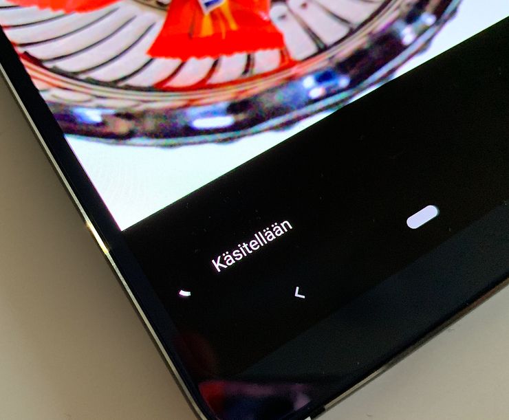Kuvien käsittely valmiiksi otokseksi kestää Nokia 9 PureView’ssä pitkään.