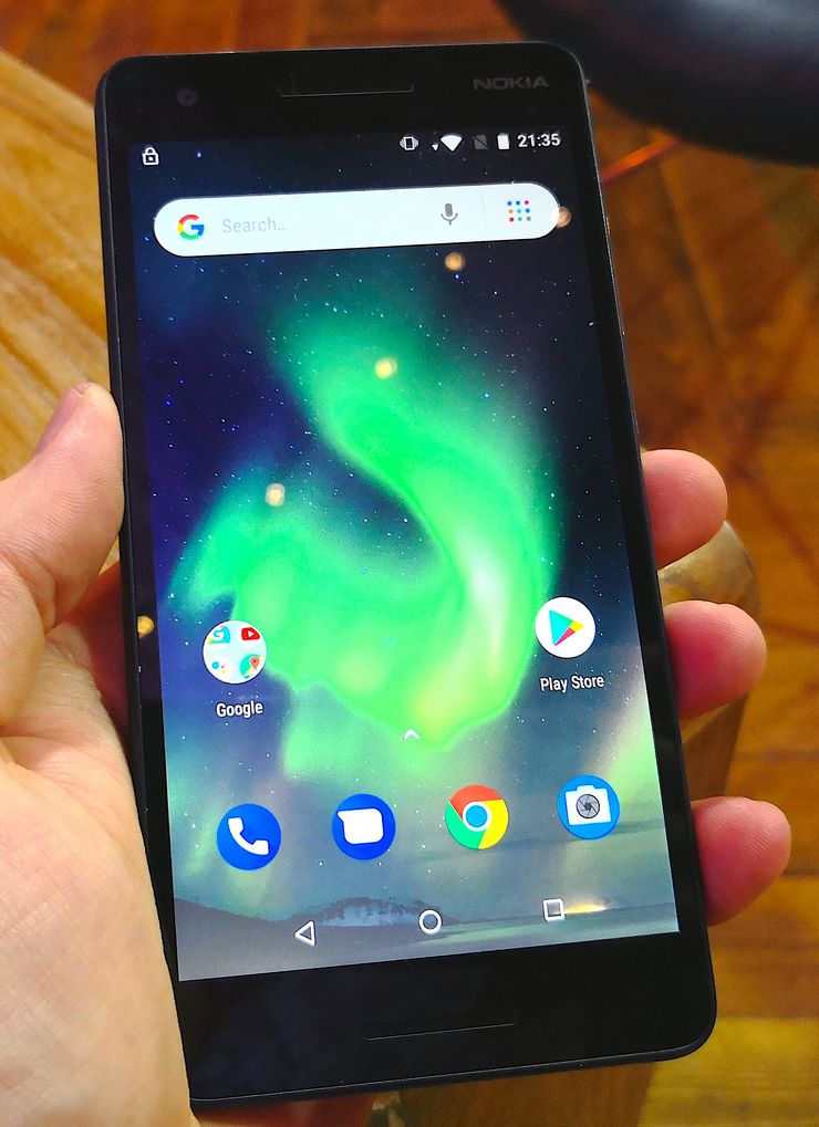 Nokia 2.1:ssä on nyt kaksi eteenpäin suunnattua kaiutinta ja aiempaa suurempi näyttö.
