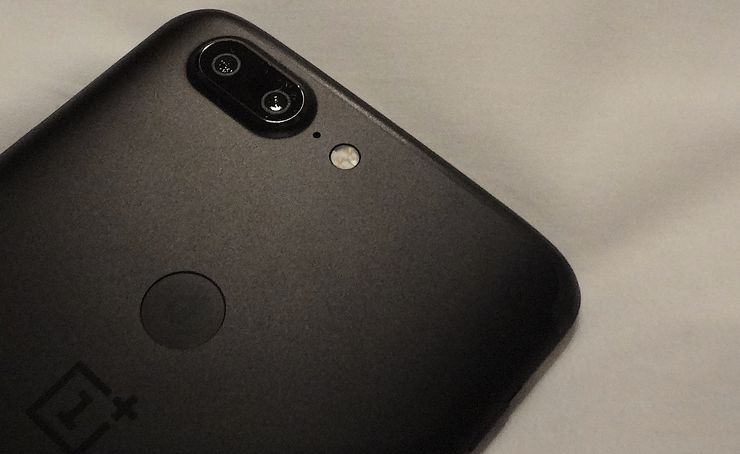 Sormenjälkilukija löytyy nyt OnePlus 5T:stä takaa.