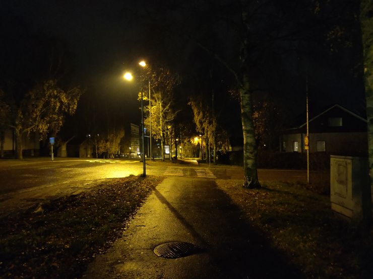 OnePlus 6T, erillinen yötila.