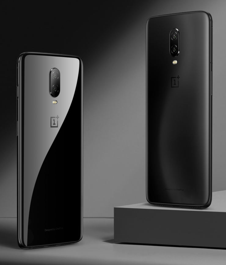 OnePlus 6T Mirror Black ja Midnight Black.