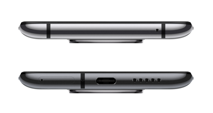 OnePlus 7T:n pohjassa on edelleen vain USB-C-liitäntä sekä mikrofoni/kaiutinaukot.