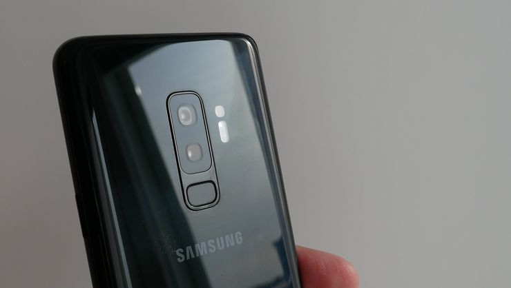Samsung Galaxy S9+:ssa takana on tuplakamera – Galaxy S9:llä on tyytyminen yhteen takakameraan.