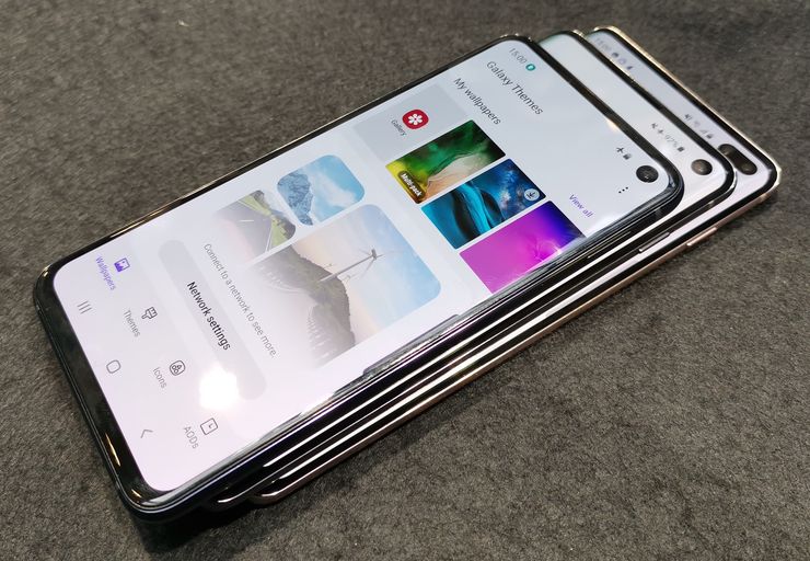 Galaxy S10e on joukon pienin.