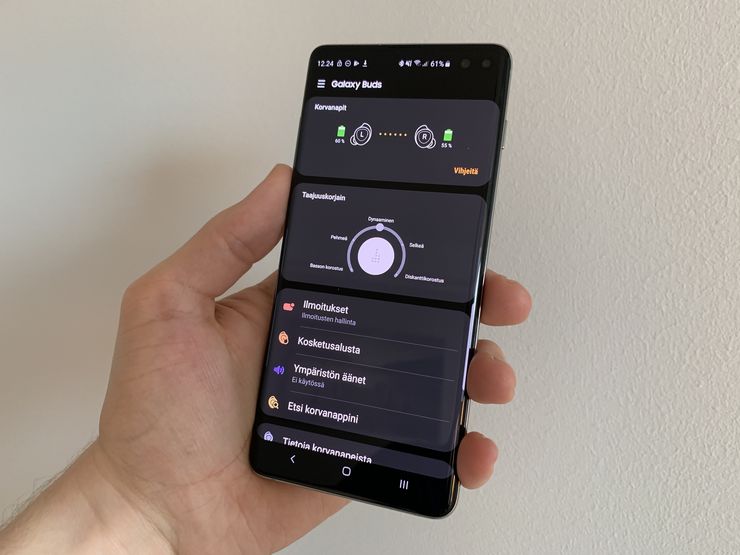 Galaxy Wearable on Galaxy Buds -kuulokkeiden hallintasovellus, josta löytyy esimerkiksi kuulokkeiden akkutiedot, taajuuskorjain sekä muut toiminnot ja asetukset.