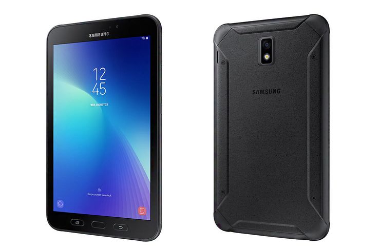 Galaxy Tab Active 2:ssa on vahvistetut, pehmustetut kulmat. Kuvassa laite ilman erillistä suojakuorta.