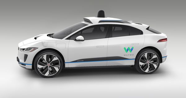 Waymon Jaguar I-Pace -täyssähköauto.