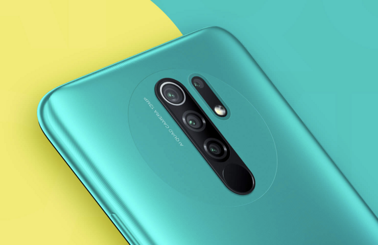 Redmi 9:ssä on neljä kameraa takana.