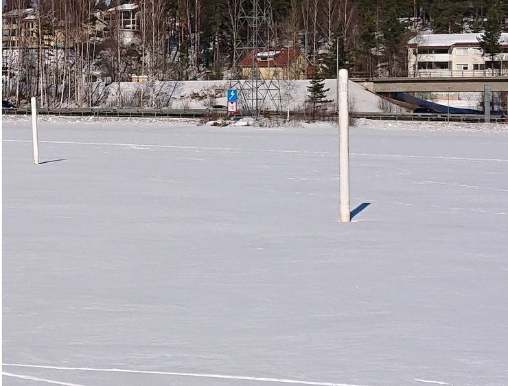 Ylempi kuva nelinkertaisesti zoomattuna.