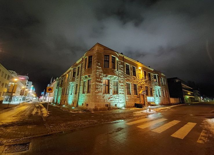 Yötila, ultralaajakulmakamera.