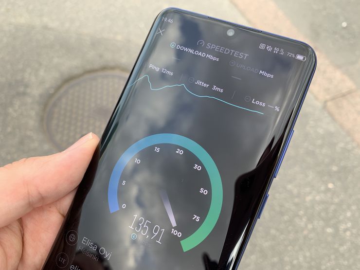 Helsingin keskustassa Elisan 5G-verkossa testatut nopeudet jäivät vielä yleisesti 100-200 megabitin väliin.