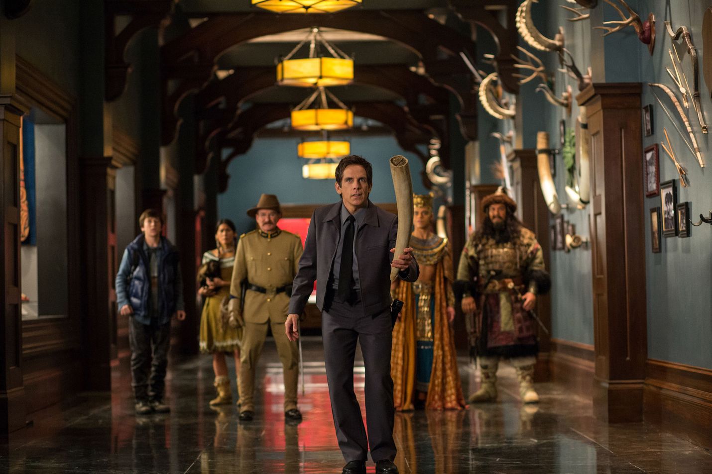 Larry Daley (Ben Stiller) kohtaa museonvartijana haasteita eloon heräävien esineiden kanssa koko perheen komediassa. Haudan salaisuus on kolmas New Yorkin luonnontieteellisen museon öistä kertova elokuva.