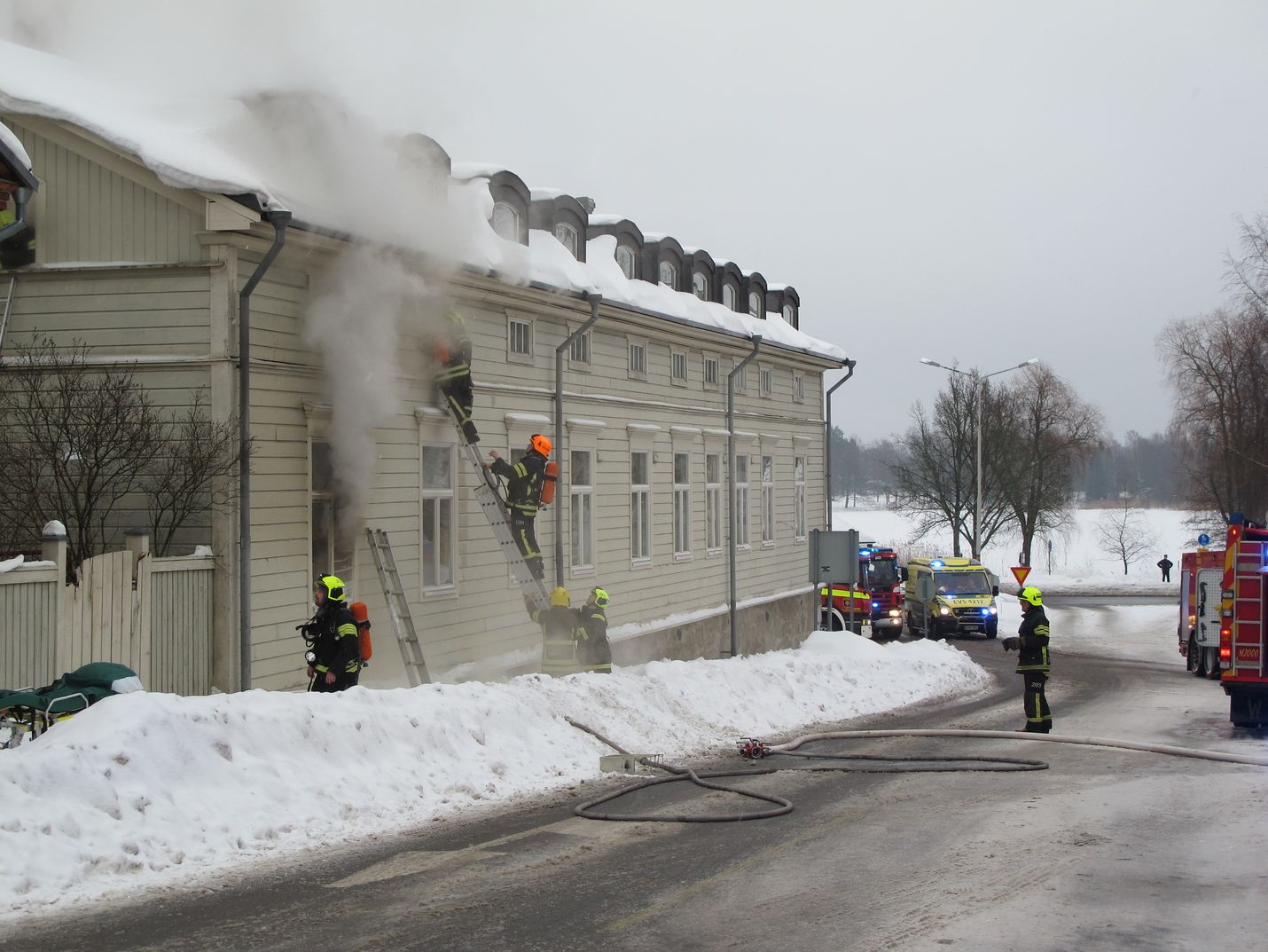 Palon syttymissyystä ei ole tietoa, ja poliisi aloittaa teknisen tutkinnan heti kun se on mahdollista.