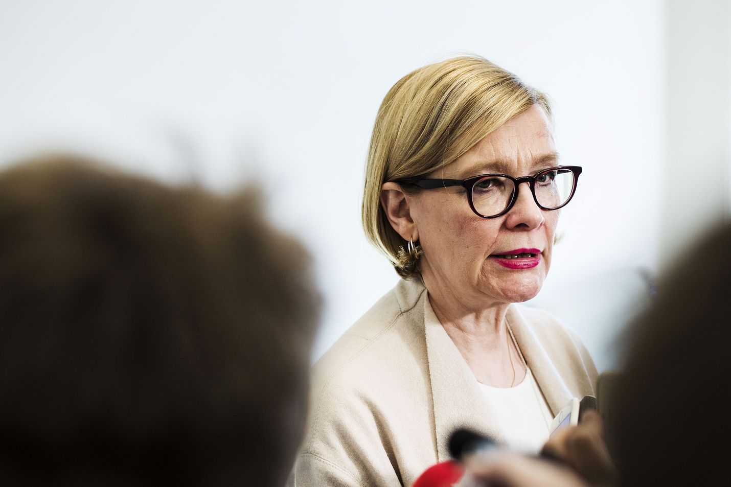 Eduskunnan puhemies Paula Risikko (kok.) kertoo tiedustelulakien tilanteesta.