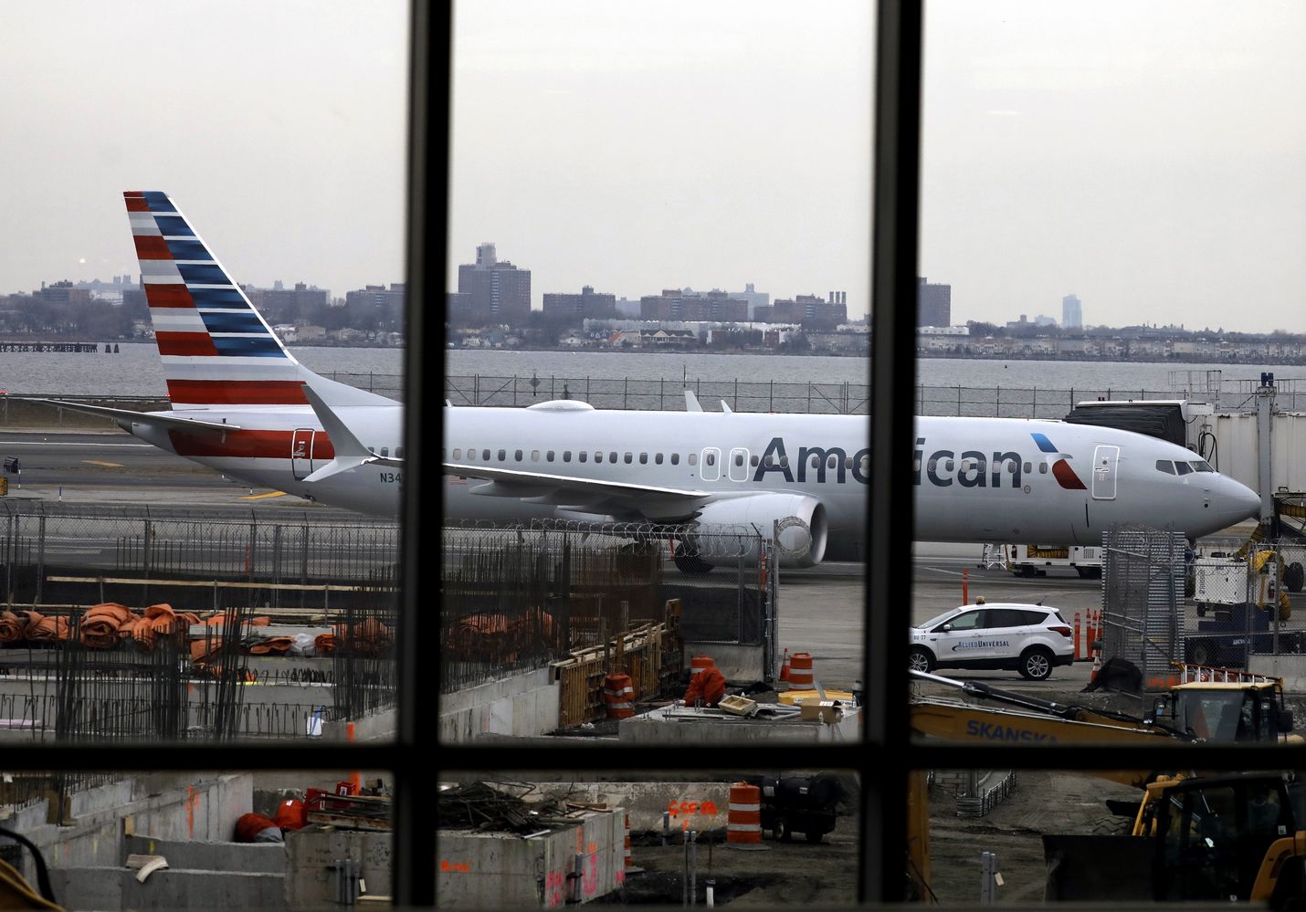 Boeingin 737 Maxit pysyvät toistaiseksi maassa. Lentokiellon pituudeksi asiantuntijat arvelevat joitakin viikkoja tai jopa joitakin kuukausia. Kuva on New Yorkista.